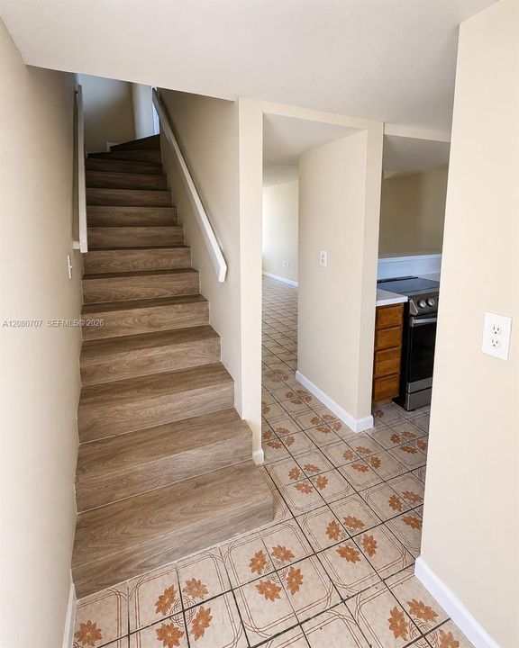 For Rent: $2,600 (3 beds, 2 baths, 1290 Square Feet)