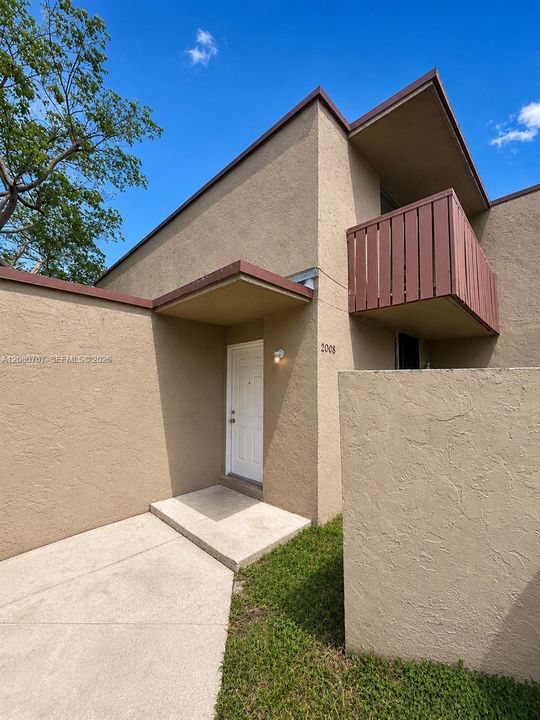 For Rent: $2,600 (3 beds, 2 baths, 1290 Square Feet)