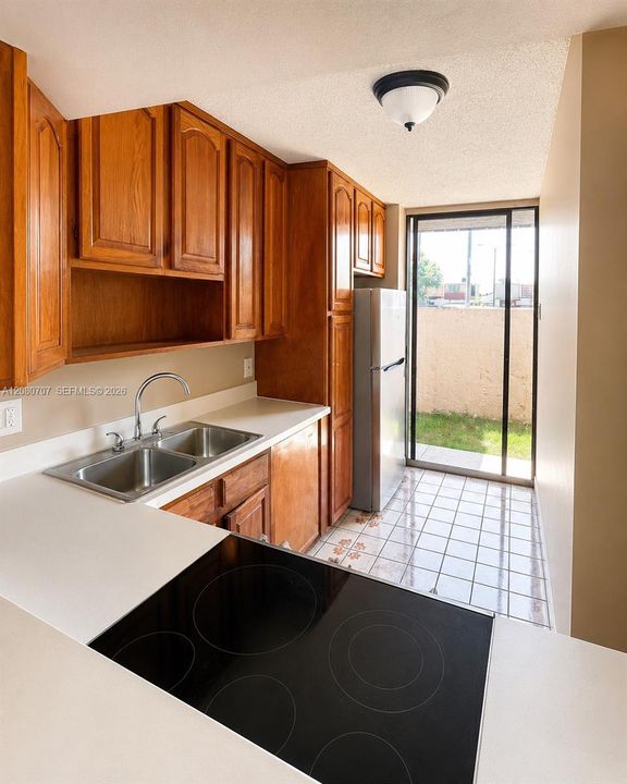 For Rent: $2,600 (3 beds, 2 baths, 1290 Square Feet)