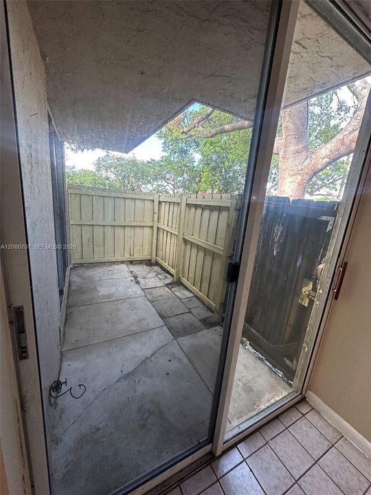 For Rent: $2,600 (3 beds, 2 baths, 1290 Square Feet)