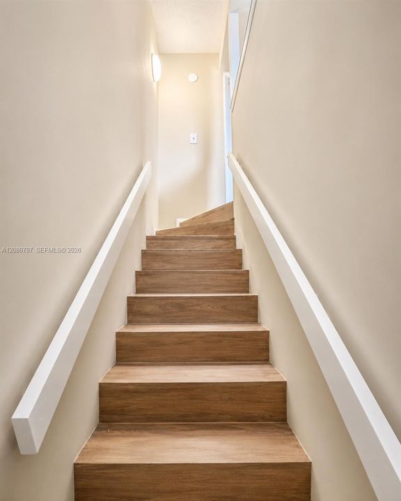 For Rent: $2,600 (3 beds, 2 baths, 1290 Square Feet)