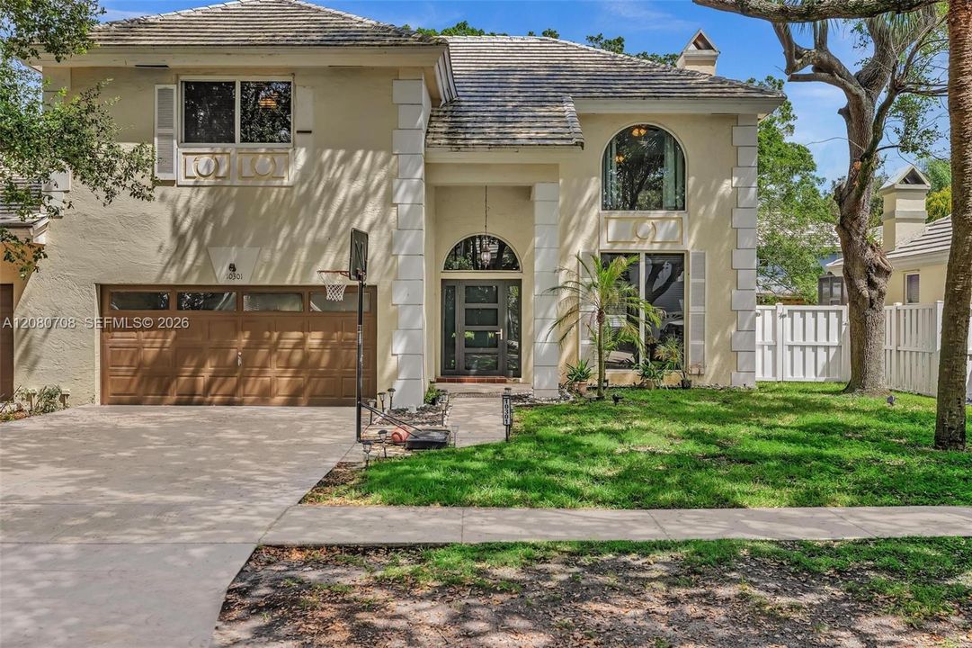 For Sale: $794,000 (4 beds, 3 baths, 2552 Square Feet)