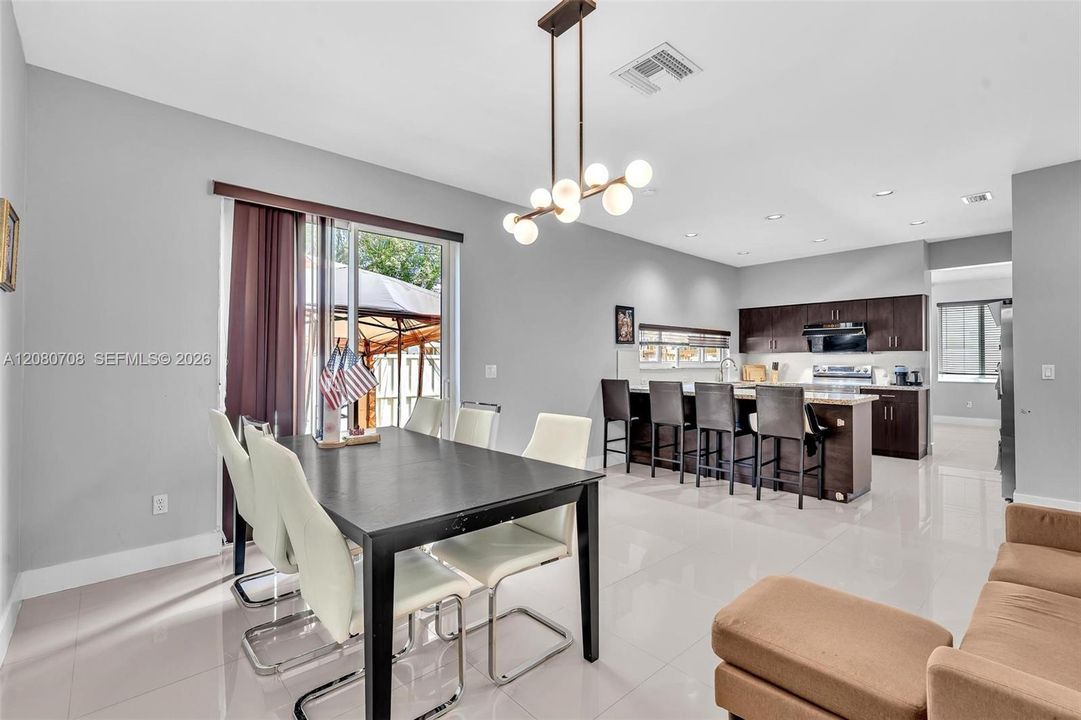 For Sale: $794,000 (4 beds, 3 baths, 2552 Square Feet)