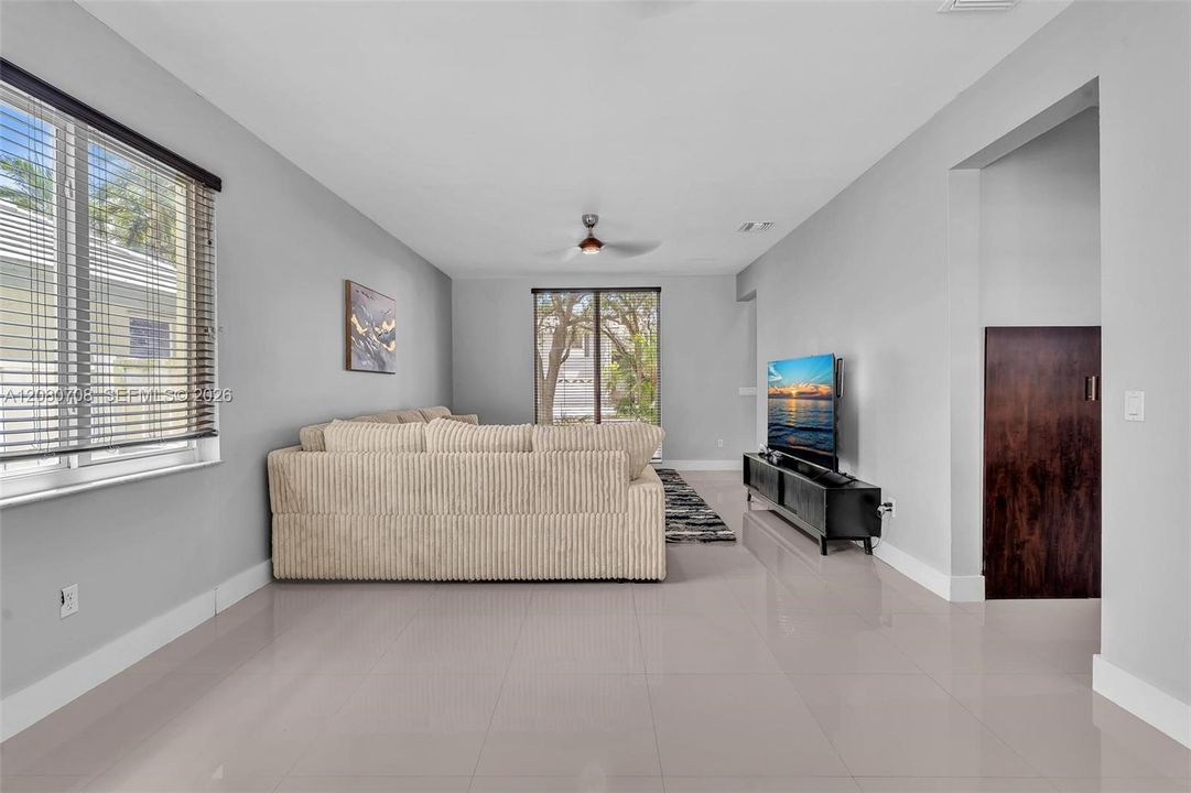 For Sale: $794,000 (4 beds, 3 baths, 2552 Square Feet)