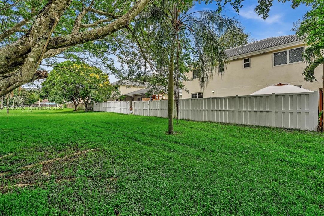 For Sale: $794,000 (4 beds, 3 baths, 2552 Square Feet)