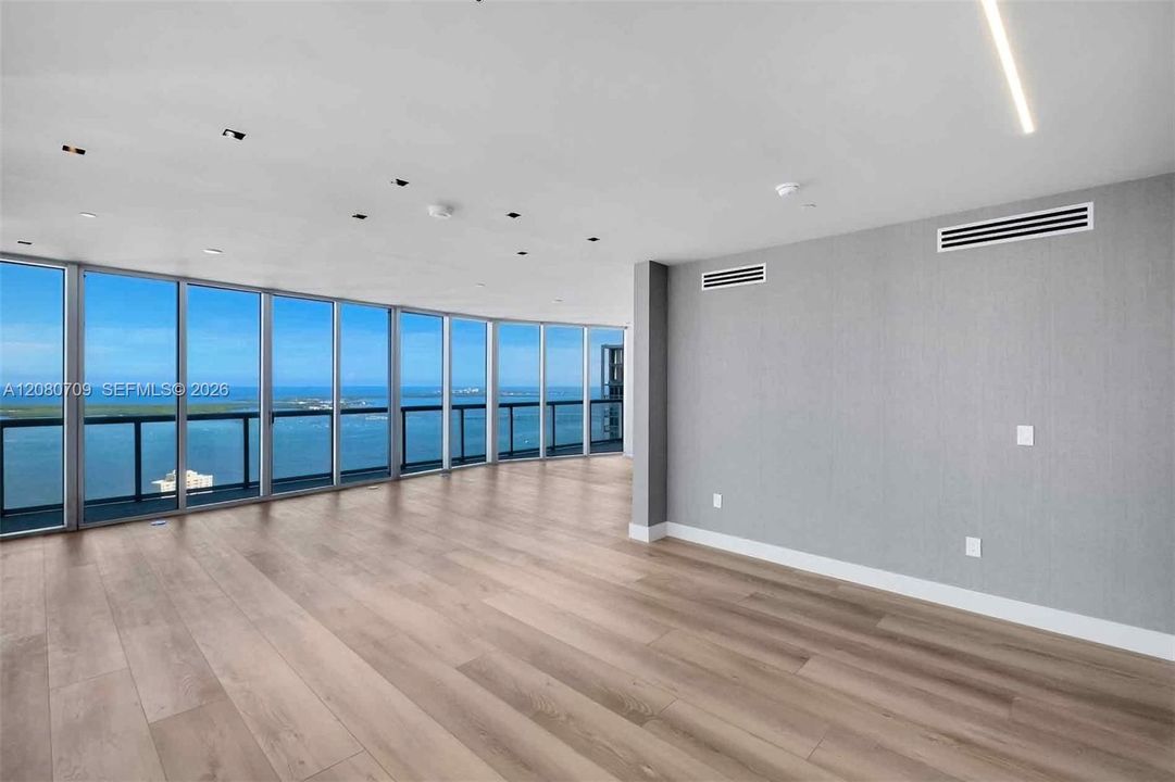 For Rent: $49,000 (5 beds, 5 baths, 4770 Square Feet)