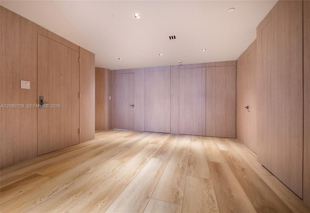 For Rent: $49,000 (5 beds, 5 baths, 4770 Square Feet)