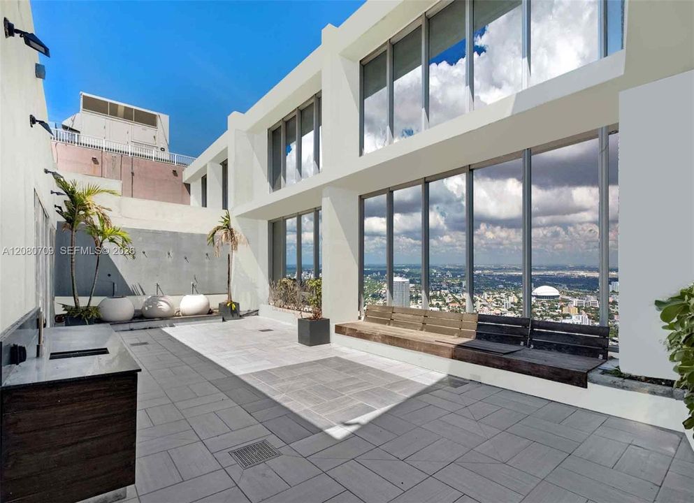 For Rent: $49,000 (5 beds, 5 baths, 4770 Square Feet)