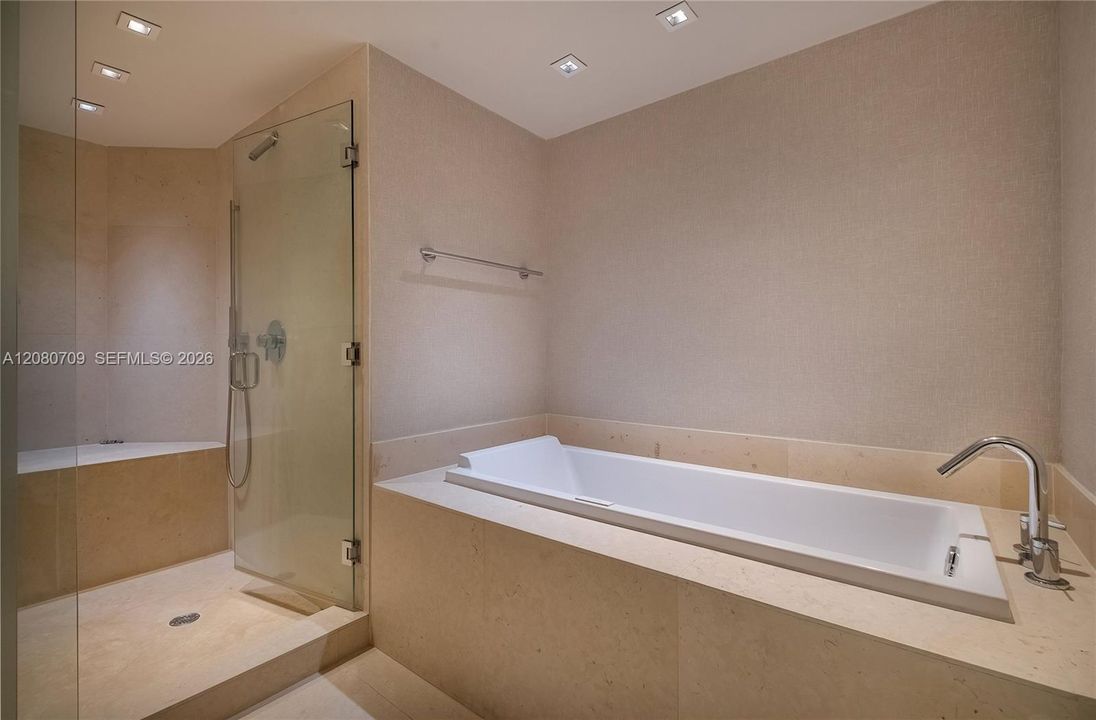 For Rent: $49,000 (5 beds, 5 baths, 4770 Square Feet)