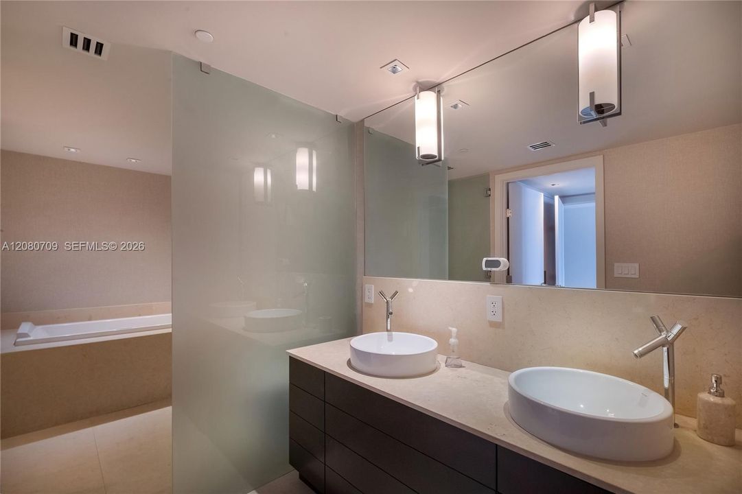 For Rent: $49,000 (5 beds, 5 baths, 4770 Square Feet)