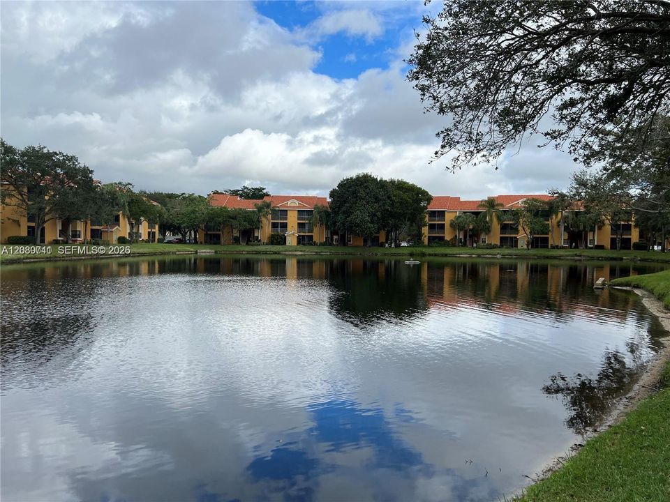 For Rent: $1,850 (1 beds, 1 baths, 764 Square Feet)