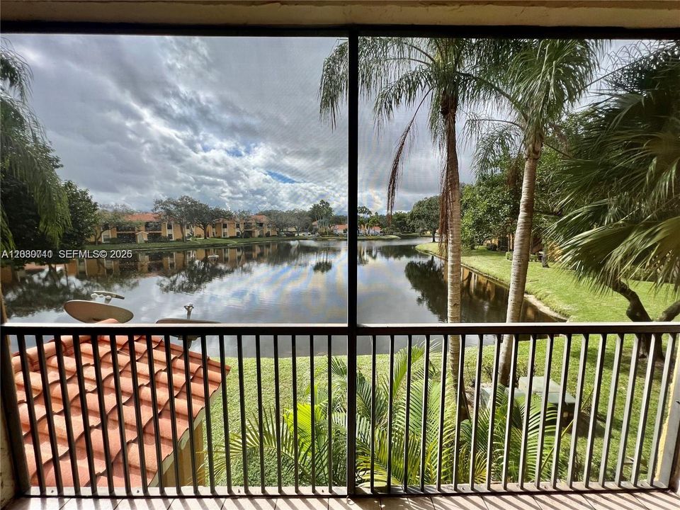 For Rent: $1,850 (1 beds, 1 baths, 764 Square Feet)