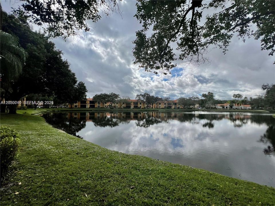 For Rent: $1,850 (1 beds, 1 baths, 764 Square Feet)
