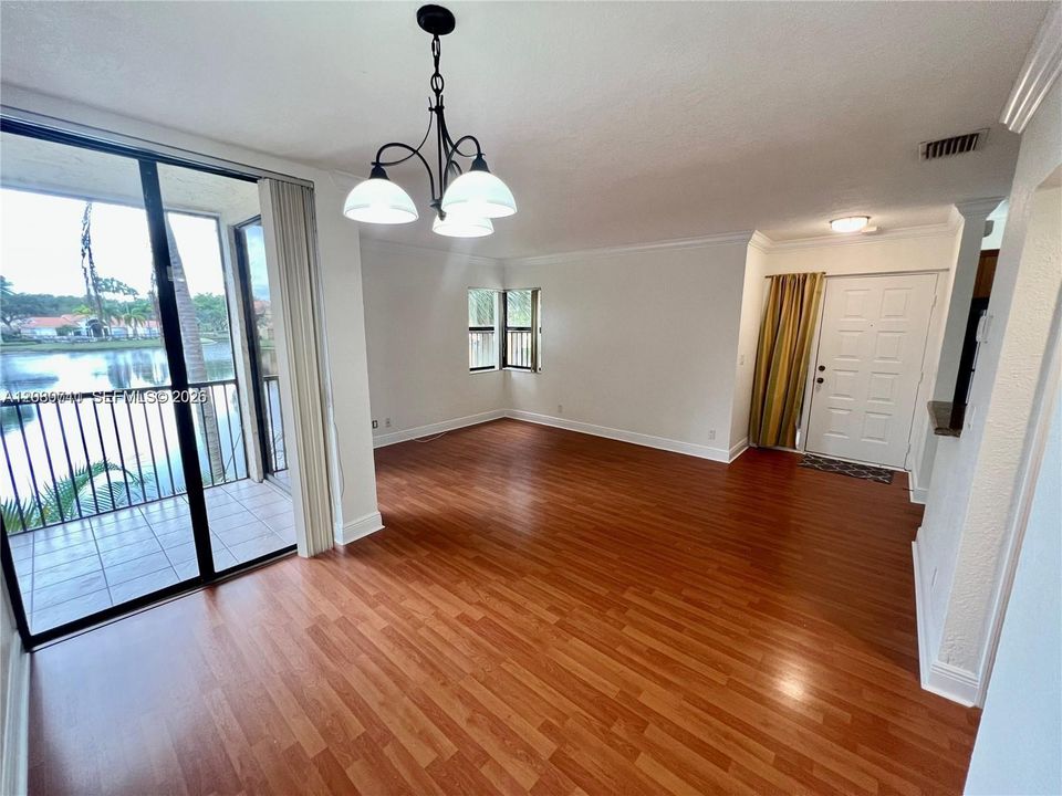 For Rent: $1,850 (1 beds, 1 baths, 764 Square Feet)