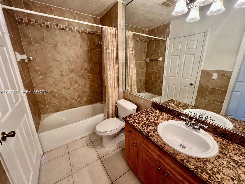 For Rent: $1,850 (1 beds, 1 baths, 764 Square Feet)