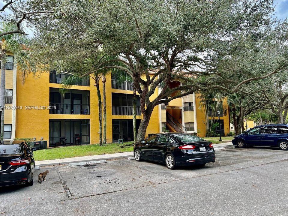 For Rent: $1,850 (1 beds, 1 baths, 764 Square Feet)