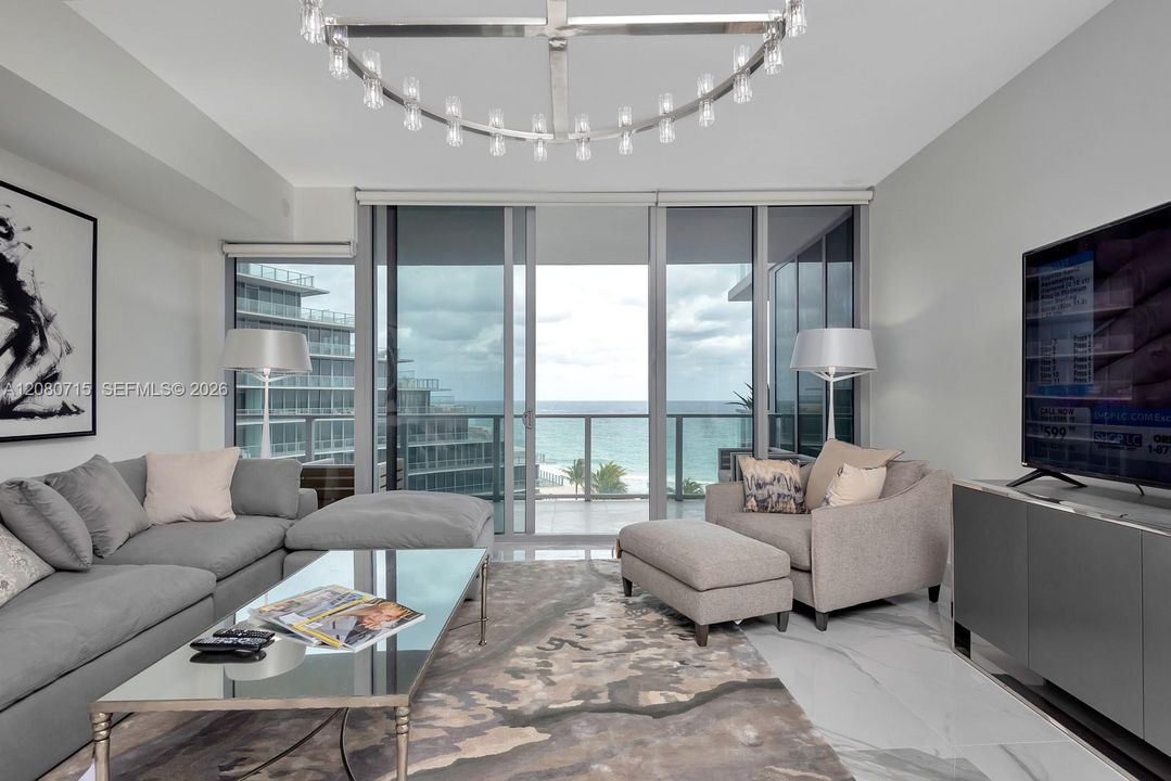 For Rent: $10,800 (1 beds, 2 baths, 1294 Square Feet)