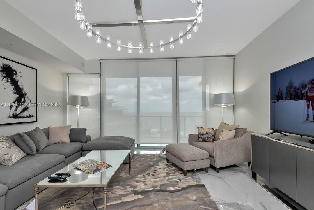 For Rent: $10,800 (1 beds, 2 baths, 1294 Square Feet)