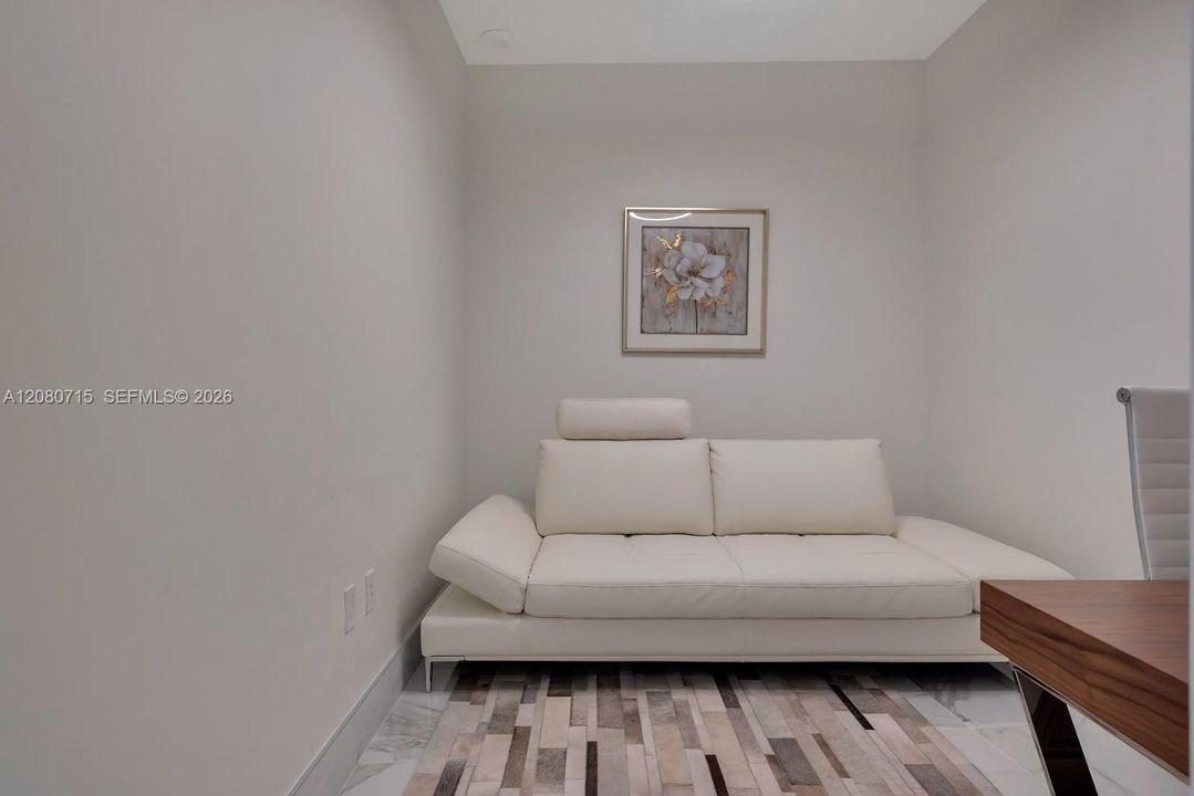 For Rent: $10,800 (1 beds, 2 baths, 1294 Square Feet)