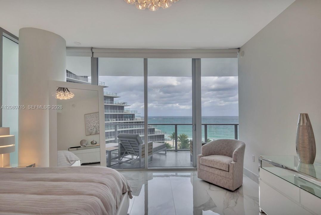 For Rent: $10,800 (1 beds, 2 baths, 1294 Square Feet)
