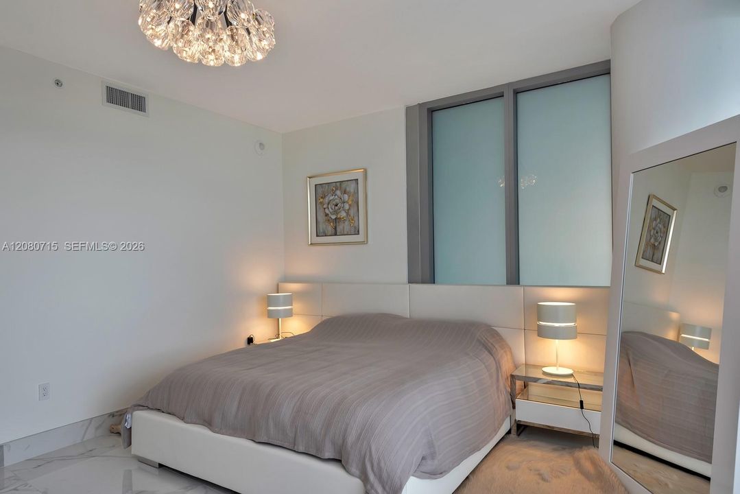 For Rent: $10,800 (1 beds, 2 baths, 1294 Square Feet)