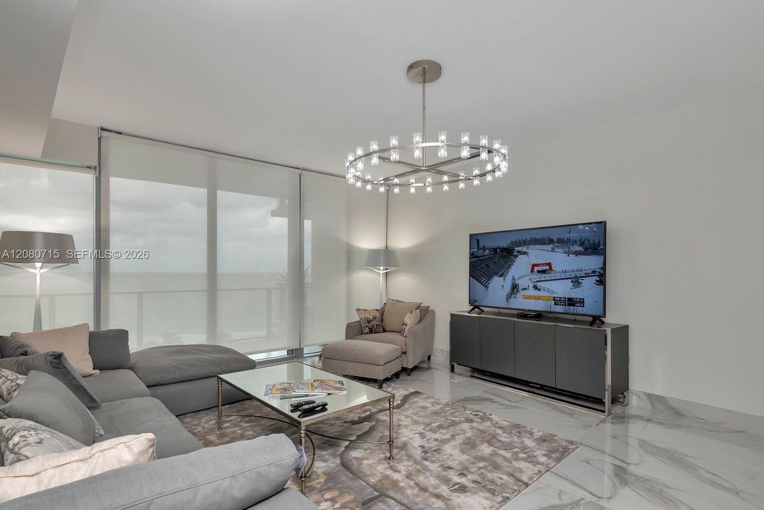 For Rent: $10,800 (1 beds, 2 baths, 1294 Square Feet)