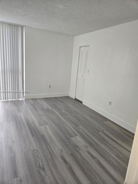 For Sale: $245,000 (2 beds, 2 baths, 960 Square Feet)
