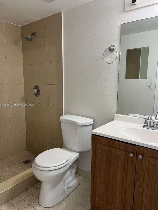 For Sale: $245,000 (2 beds, 2 baths, 960 Square Feet)