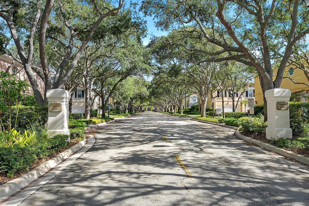 68 Live Oak Cir-27