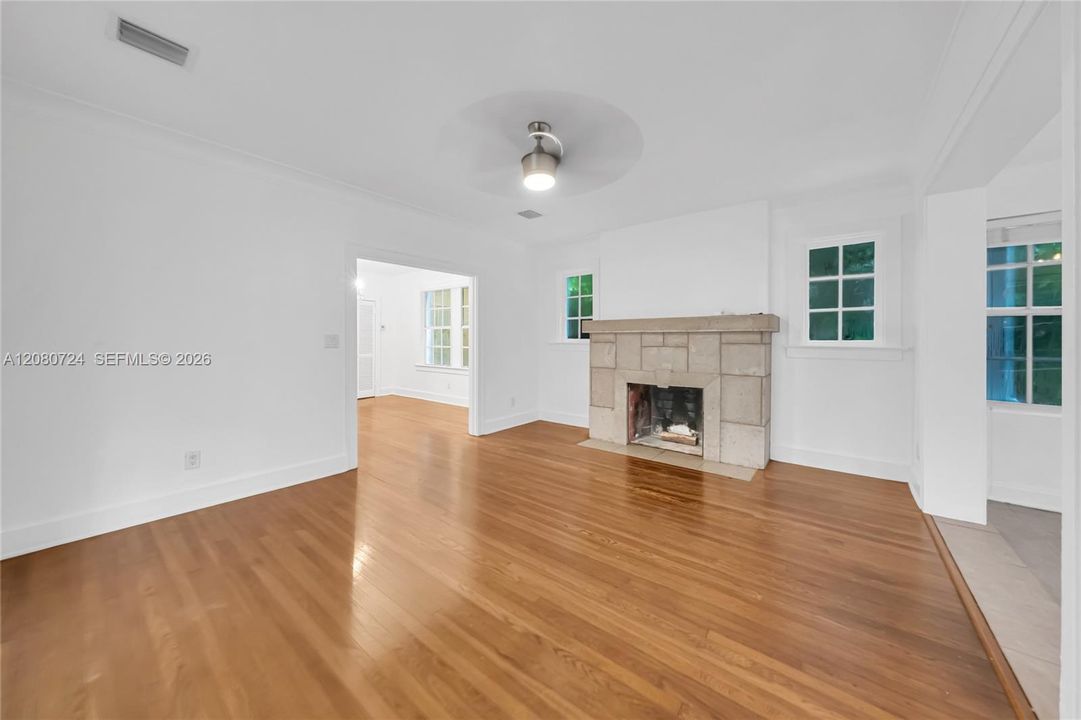 В аренду: $6,000 (3 спален, 2 ванн, 1725 Квадратных фут)