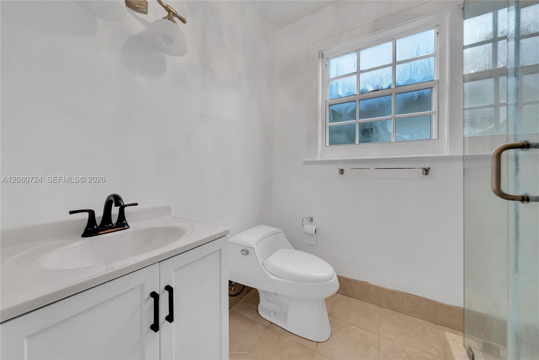 В аренду: $6,000 (3 спален, 2 ванн, 1725 Квадратных фут)