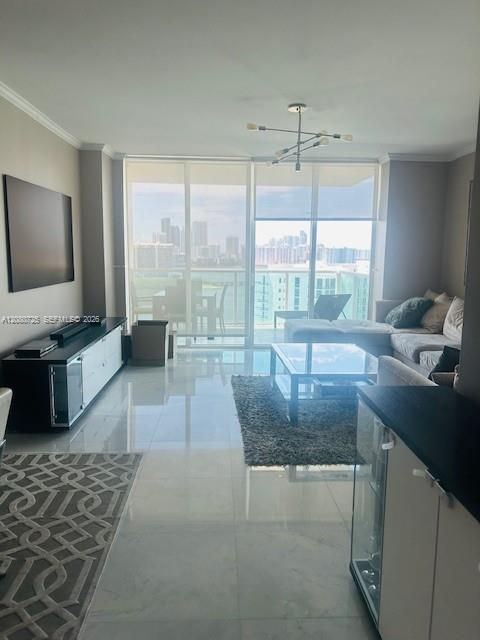 На продажу: $809,000 (3 спален, 2 ванн, 1866 Квадратных фут)