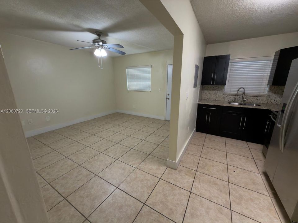 For Rent: $1,700 (1 beds, 1 baths, 600 Square Feet)