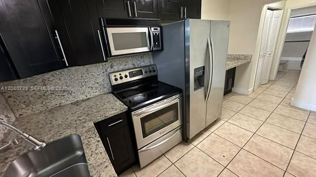 For Rent: $1,700 (1 beds, 1 baths, 600 Square Feet)