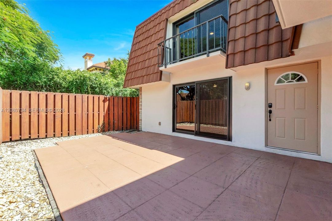 En Venta: $349,900 (2 camas, 2 baños, 1230 Pies cuadrados)
