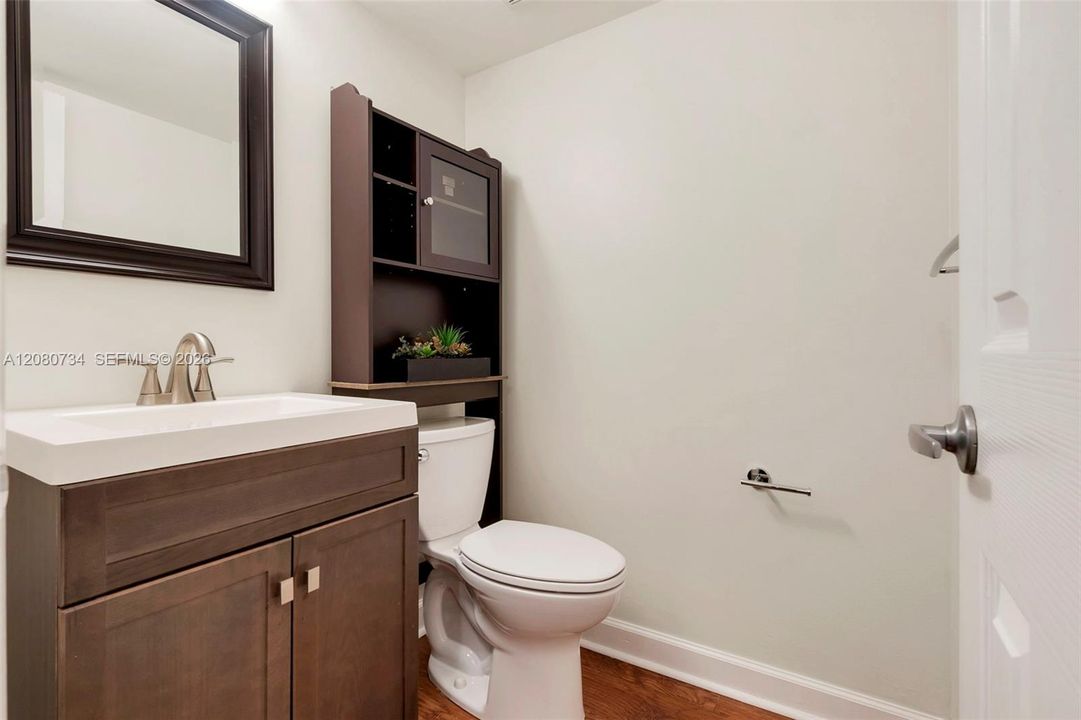 En Venta: $349,900 (2 camas, 2 baños, 1230 Pies cuadrados)