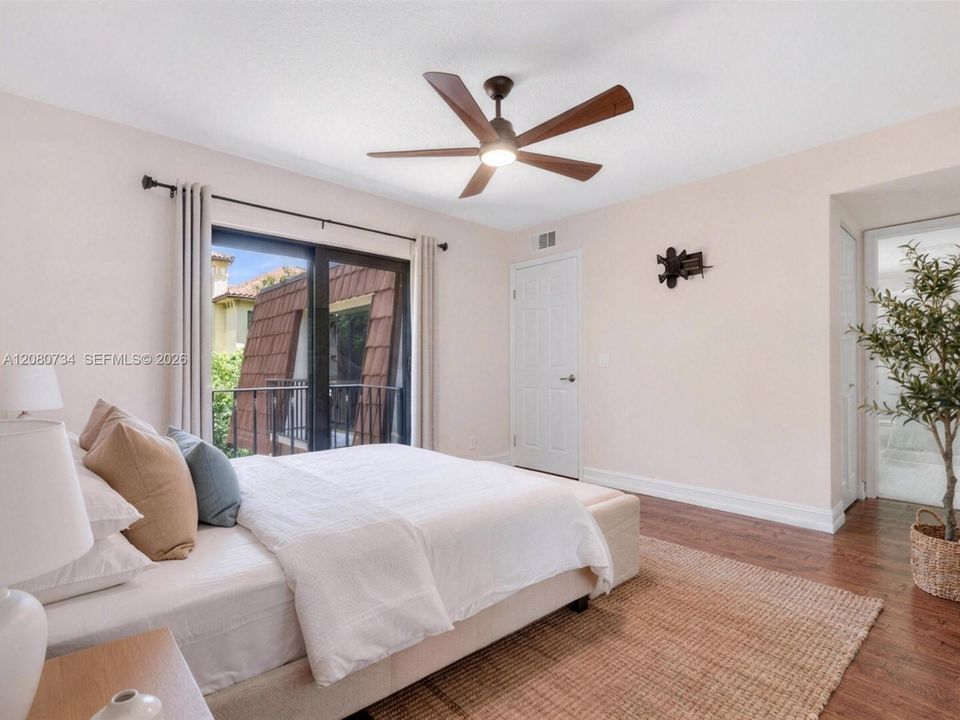 En Venta: $349,900 (2 camas, 2 baños, 1230 Pies cuadrados)
