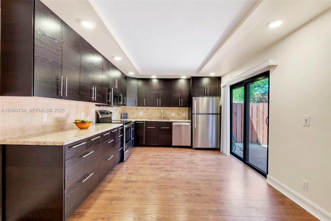 En Venta: $349,900 (2 camas, 2 baños, 1230 Pies cuadrados)