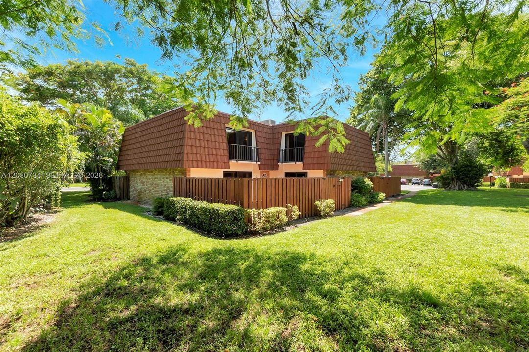 En Venta: $349,900 (2 camas, 2 baños, 1230 Pies cuadrados)