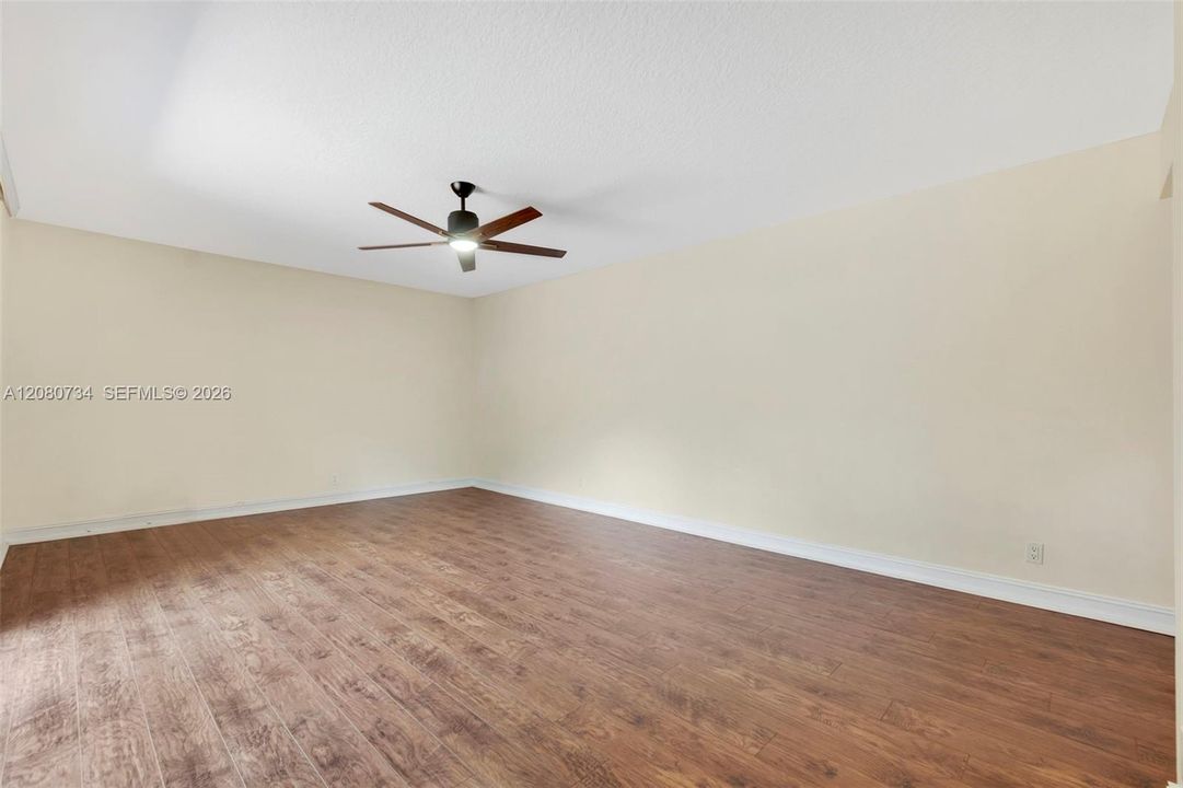En Venta: $349,900 (2 camas, 2 baños, 1230 Pies cuadrados)