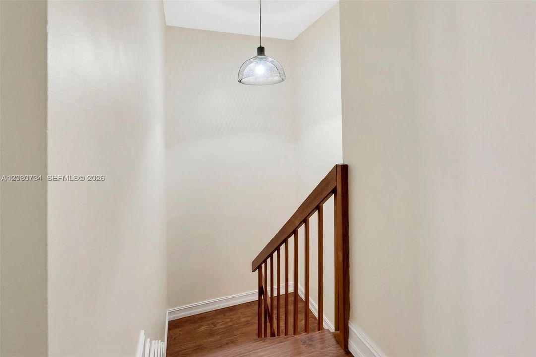 En Venta: $349,900 (2 camas, 2 baños, 1230 Pies cuadrados)