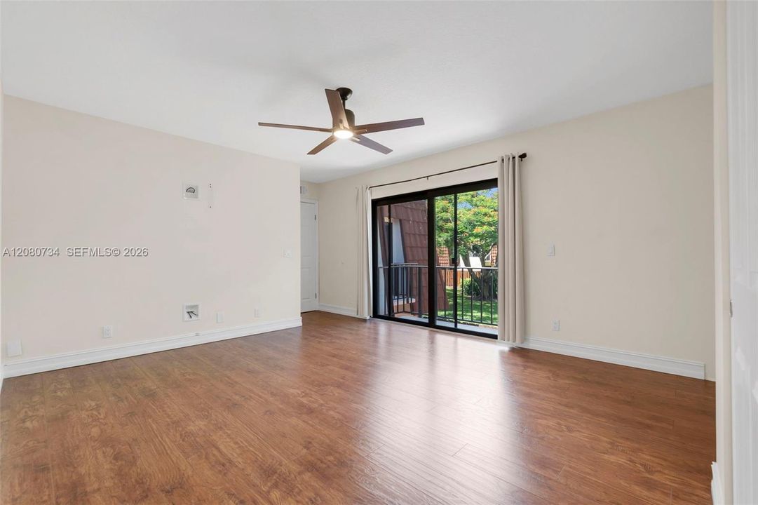 En Venta: $349,900 (2 camas, 2 baños, 1230 Pies cuadrados)