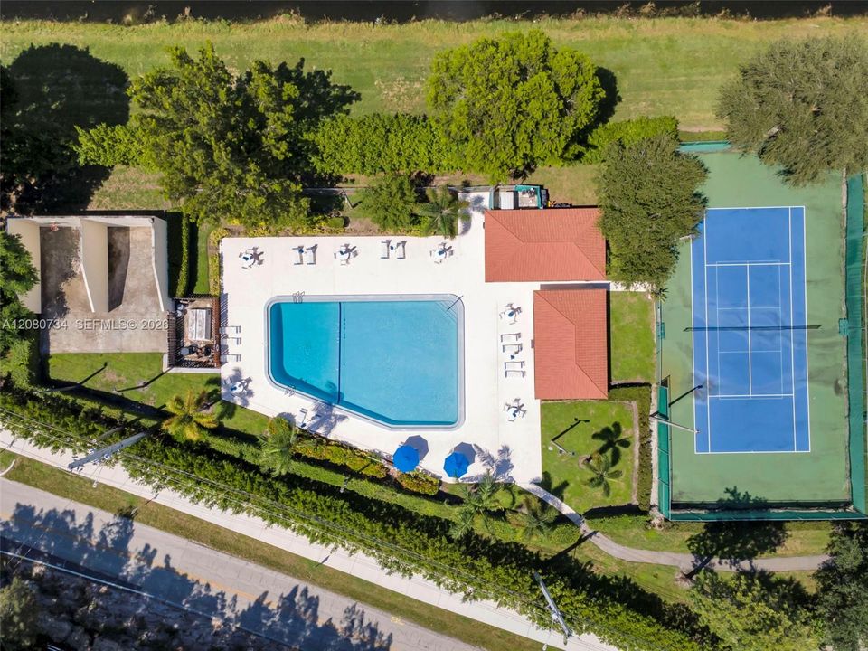 En Venta: $349,900 (2 camas, 2 baños, 1230 Pies cuadrados)