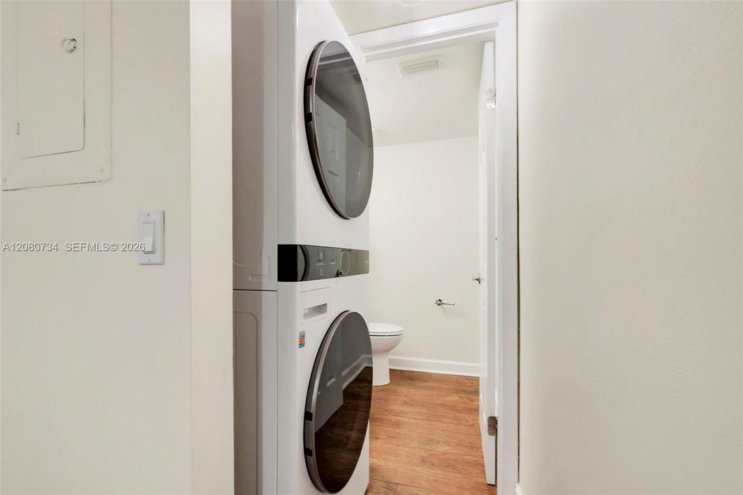 En Venta: $349,900 (2 camas, 2 baños, 1230 Pies cuadrados)