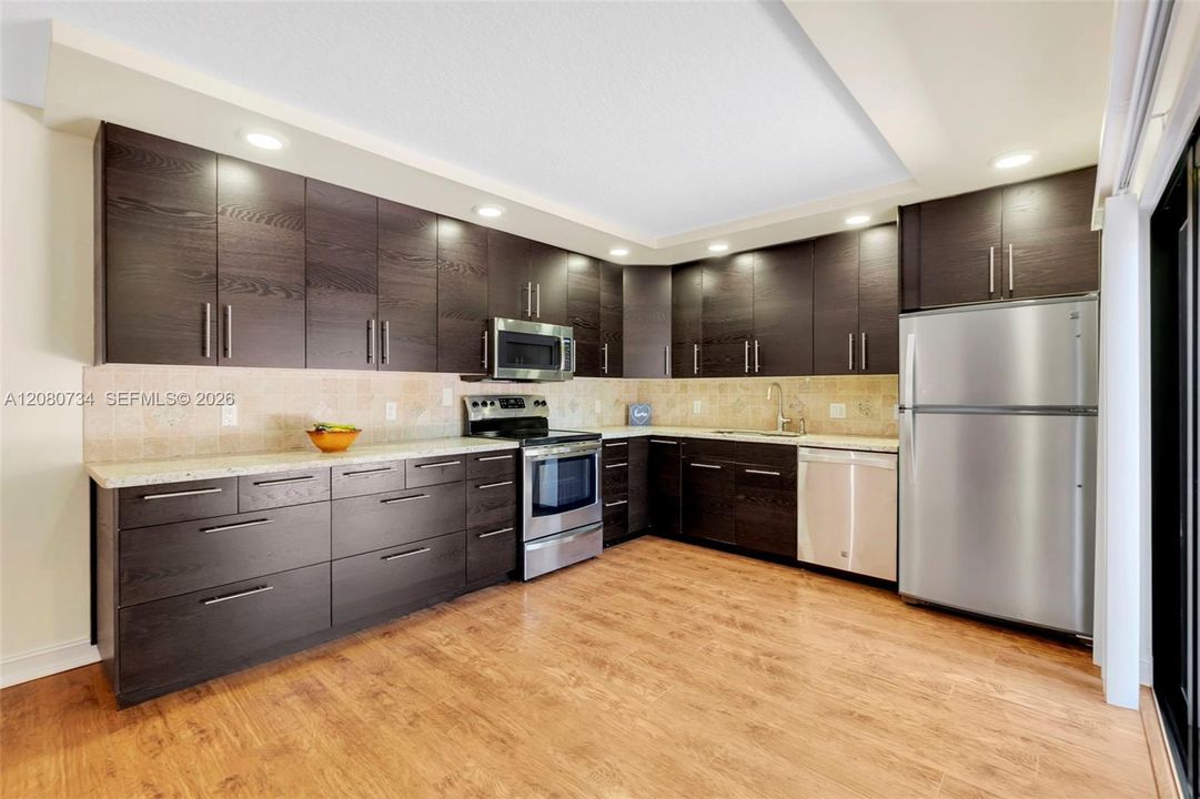 En Venta: $349,900 (2 camas, 2 baños, 1230 Pies cuadrados)