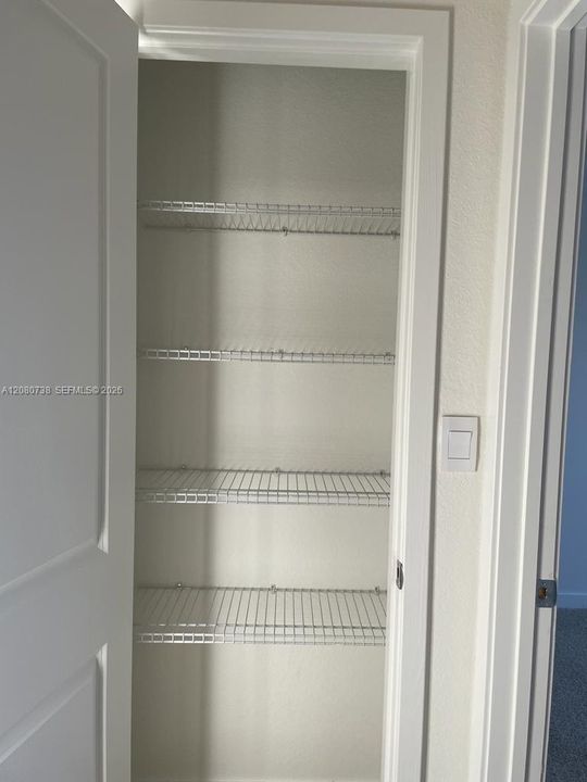 В аренду: $2,300 (3 спален, 2 ванн, 1433 Квадратных фут)