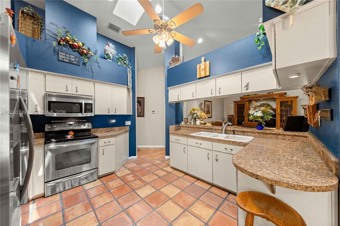 For Sale: $739,900 (3 beds, 2 baths, 2000 Square Feet)