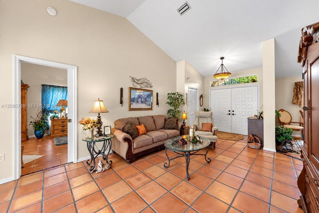 For Sale: $739,900 (3 beds, 2 baths, 2000 Square Feet)