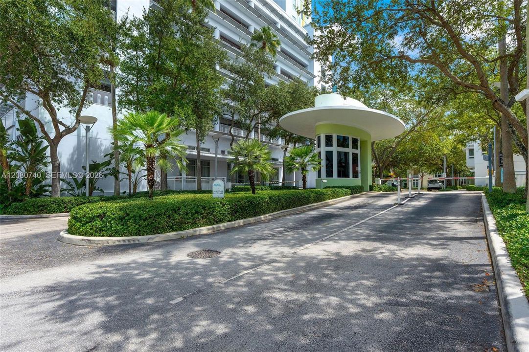 For Sale: $1,630,000 (2 beds, 2 baths, 1755 Square Feet)