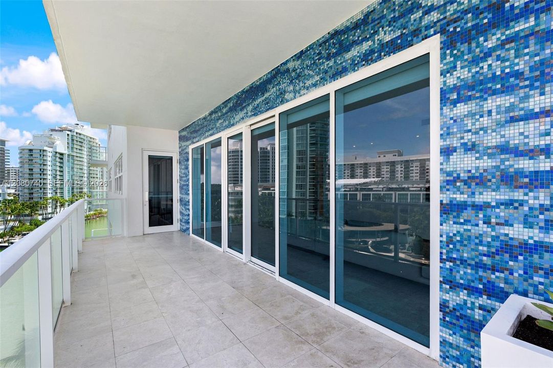For Sale: $1,630,000 (2 beds, 2 baths, 1755 Square Feet)